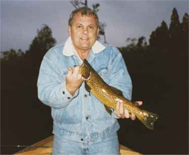 Angling report Dec 2000 Kingfisher Lodge fly fishing reports Lake Brunner